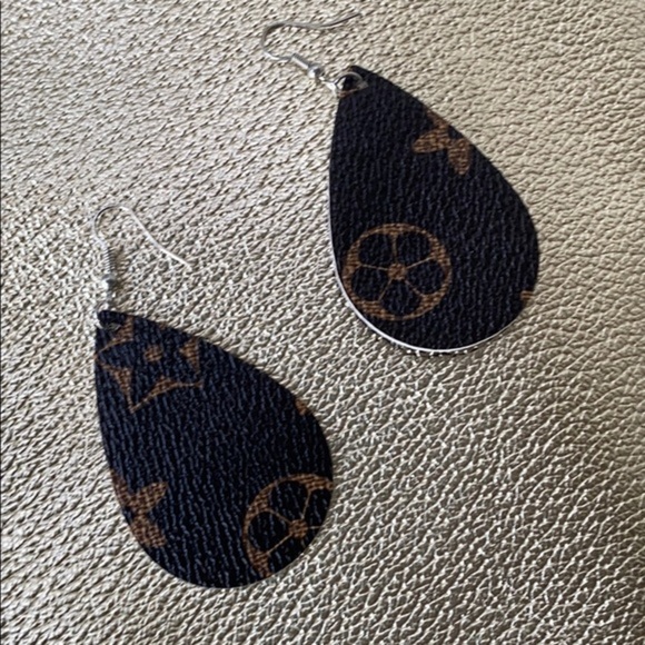 Brown Designer Look Earrings NWT PU Leather - Picture 2 of 6
